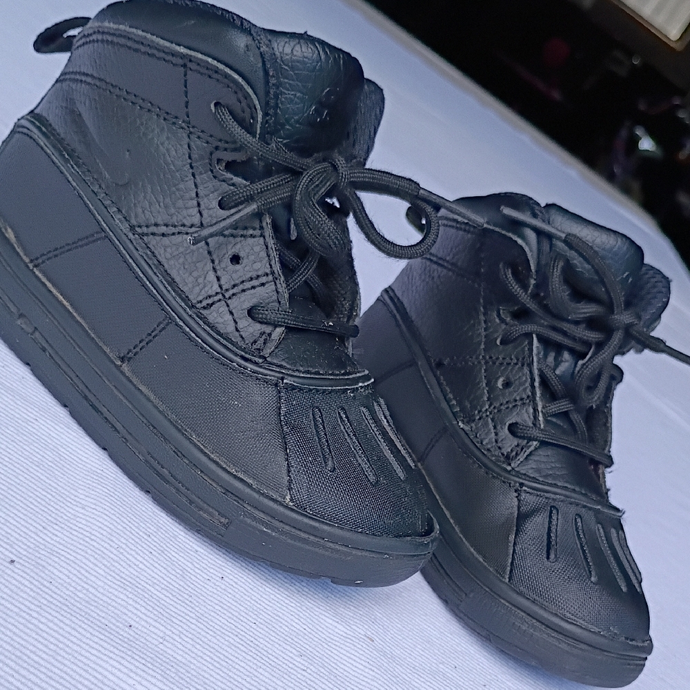Black Nike Toddler Boots